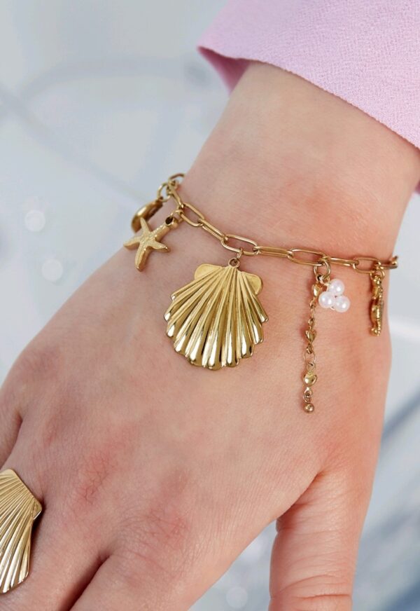 Beachy bracelet