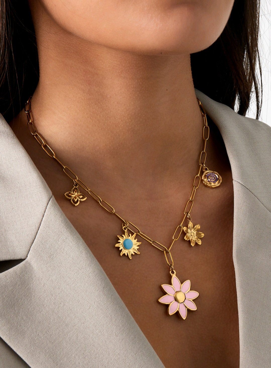 Bloom & blink necklace