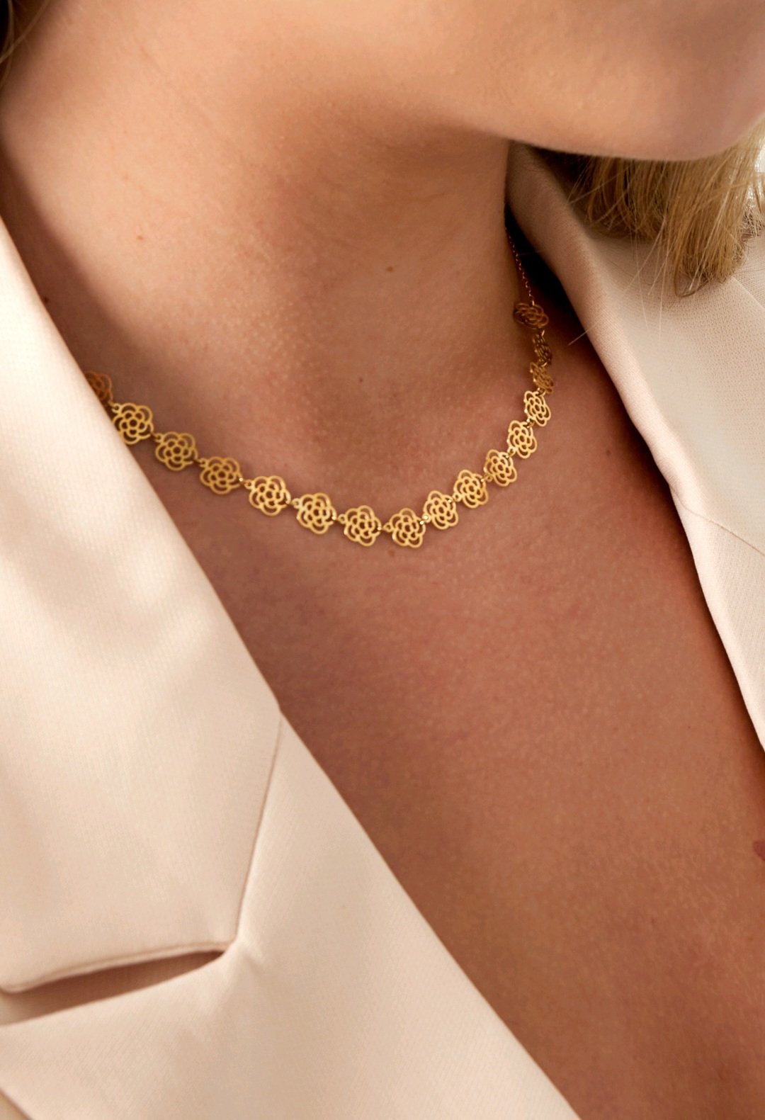 Flower necklage